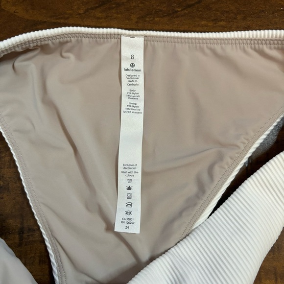 Lululemon 🍋  New Swim Bikini Bottom White Ribbed 8 (M) Swimsuit - Picture 4 of 7